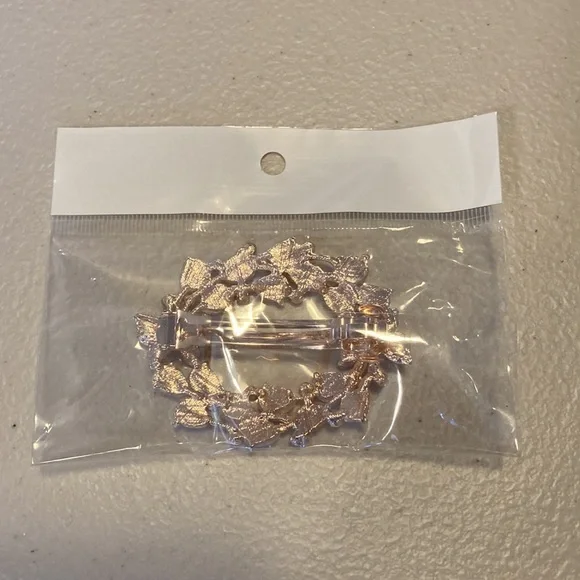 Hair Accessory - Picture 2 of 4